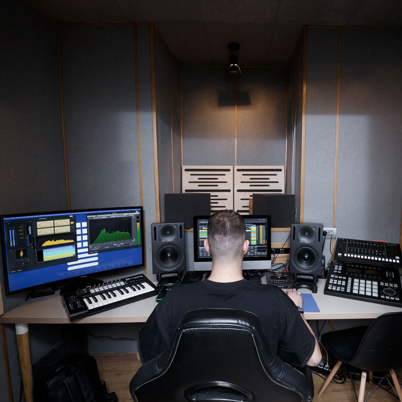 produttore-musicale-mec.jpg