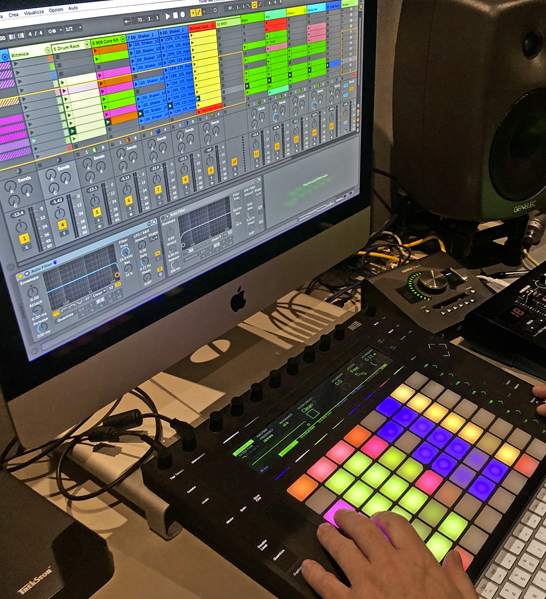 Immagine_studio_di_registrazione_mec_Academy.jpg